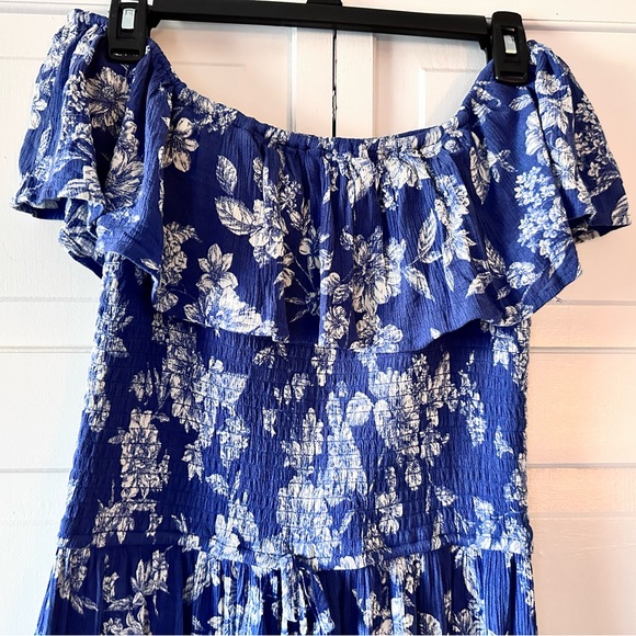 Long Blue Flowery Dress - Picture 4 of 4